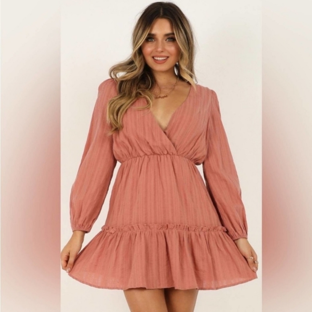 Showpo Fountain city dress in Blush size 4 NWT